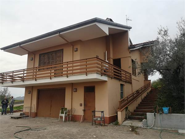Villa unifamiliare con terreno - G.934