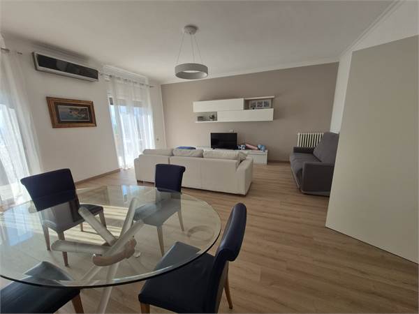 Signorile appartamento in centro con terrazzo - G.1002