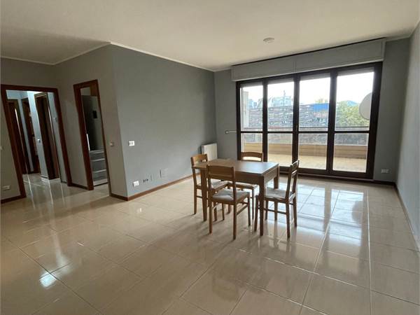 Appartamento in affitto in centro - L.1064