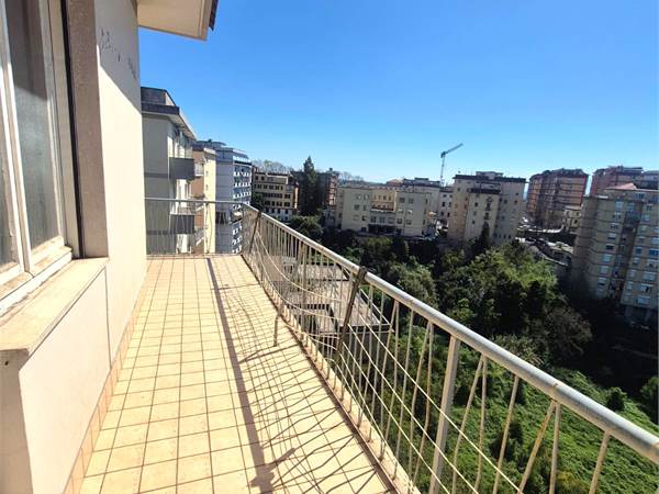 Ampio appartamento luminosissimo nel cuore di Frosinone – G.1016