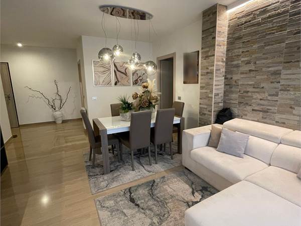 Appartamento centralissimo con garage e cantina - G.1033